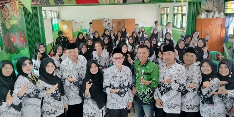 PGRI Abung Semuli Sukses Menggelar Pelantikan Ketua Baru di Hadiri Camat Firmansyah