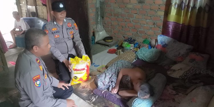 Polres Lampung Utara Kembali Berikan Bantuan Beras Kepada Masyarakat 
