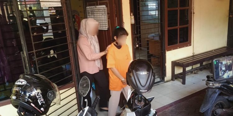 IRT di Bandar Lampung Ditangkap Setelah Curi Emas 20 Gram