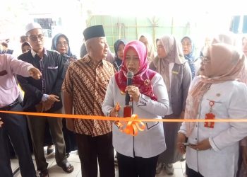 Usai Gunting Pita Oleh Kadis Kesehatan, Apotek Zikhasya Farma Candimas Resmi Dibuka