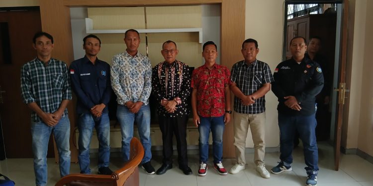 Ir. Yudi yansyah Kaban Bapperida Tubaba Terima Audiensi DPC Organisasi Komite Wartawan Indonesia Perjuangan