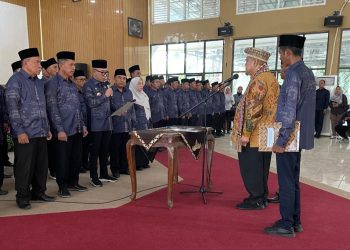 H. Tony Eka Candra Mengukuhkan Pengurus ICMI Orda Way Kanan Periode 2025-2030.
