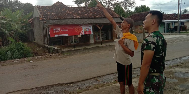Anggota Satgas TMMD ke 123 Kodim 0412/LU Pantau Situasi Pasca Hujan di Lokasi Desa Subik.