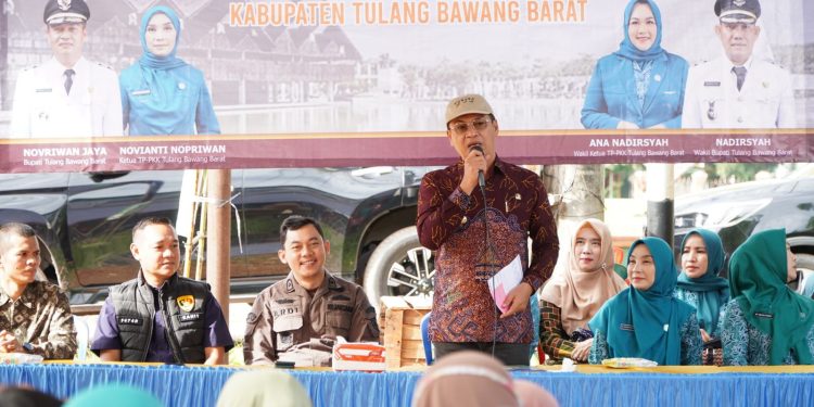 Bupati TUBABA Nopriwan Jaya Tinjau Operasi Pasar