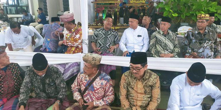 Bupati Lampura Hamartoni Ahadis : ” Hentikan Saling Menghujat Melalui Medsos !”