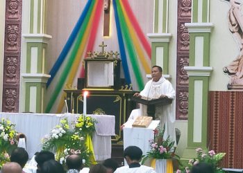 Misa Malam Paskah  Bersama Pastor Iswanto di Gereja Kabar Gembira Kotabumi