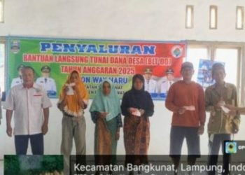 Peratin Pekon Way Haru Salurkan BLT-DD Kepada 12 KPM