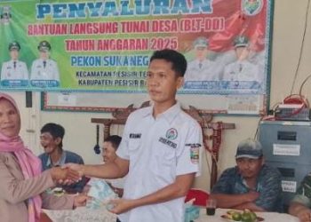 Peratin Pekon Suka Negara, Pesibar Salurkan BLT-DD Tahap I