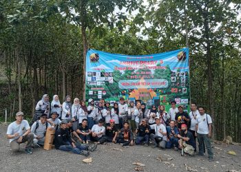 Potong Tumpeng Meriahkan Hari Jadi Ke-3 Pendaki Nafas Tua Lampung Raya