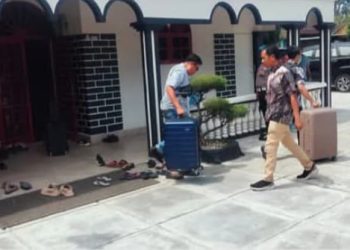 KPK Geledah Rumah dan Kantor Dirut PT.Dalihan Natolu Group ( DNG )