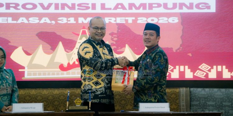 Bupati Pesibar Serahkan LKPD Tahun 2025 Ke BPK