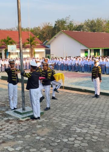 MPLS SMA Negeri 4 Kotabumi Resmi Dibuka, Plt. Kepsek Apresiasi 8 Alumni Lolos TNI